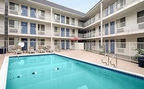 Motel 6-Buena Park, Ca - Knotts Berry Farm - Disneyland